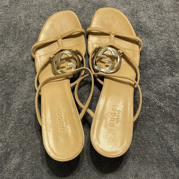 Gucci Women’s Leather Sandal, Gold Inverted G Hardware, Tan - size 38 - Picture 2 of 11